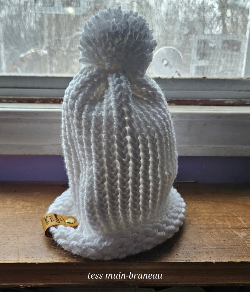 Falling Snow Toque Snow White Toque – Witch's Chamber