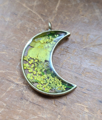 Resin and Pressed Flower Pendants - Crescent Moon Yellow